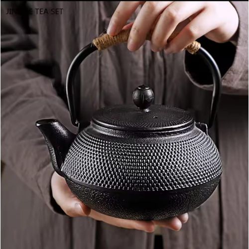 900ml Cast Iron Japanese Teapot Tetsubin Kettle Enamel Coated Tea Pot with Fu Kung Infuser Metal Strainer Filter Heat Retaining Durable Brew for Green, Black, Herbal Teas