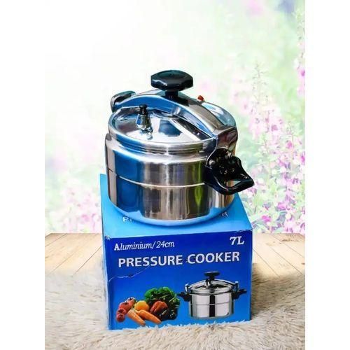 1 pressure cooker pot 2 handle knobs 1 instruction manual 1 pressure knob 4 screws