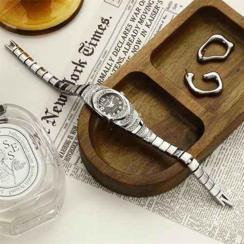 High-End Stainless Retro Diamond Accent Womens Quartz Watch