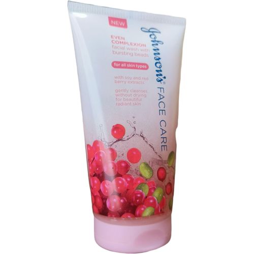 Red Berry Bursting Beads Even Complexion Facial Care Wash For All Skin Types