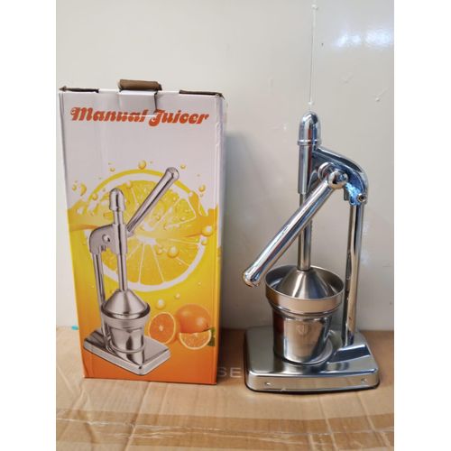 Manual juicer