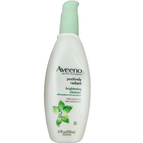 Brightening Cleanser With Moisture-Rich Soy Extract Helps Even Skin Tone Texture bc