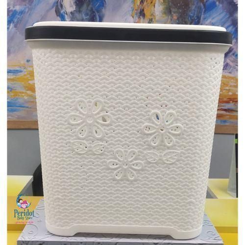 Plastic Basket With A Lid