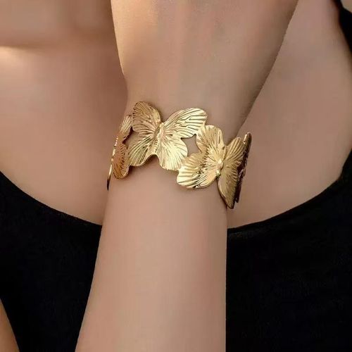 Gold Tone Butterfly Bangle for Women, 18K Gold Plated C-Shaped Open Bracelet, Vintage Floral Statement Bracelet Jewelry