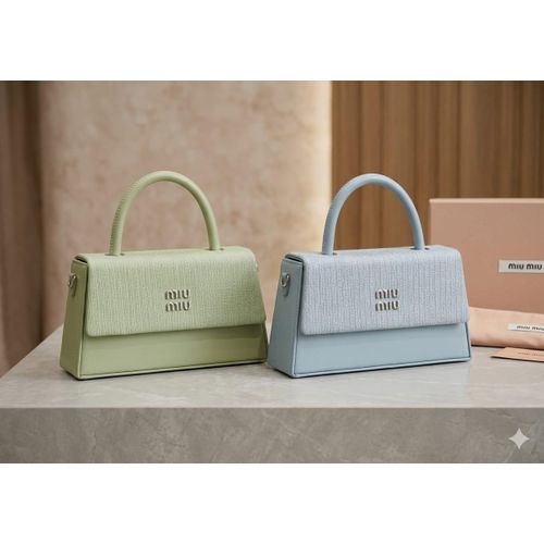 Luxurious ladies handbags