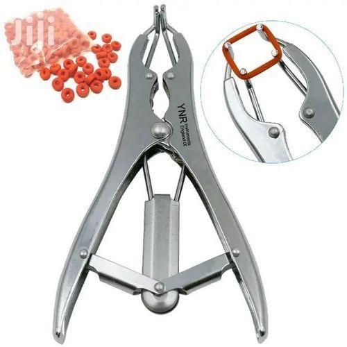 Elastrator tool with free rubber rings