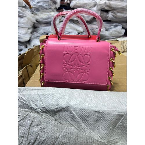 best handbags for ladies It comes with a hand fan