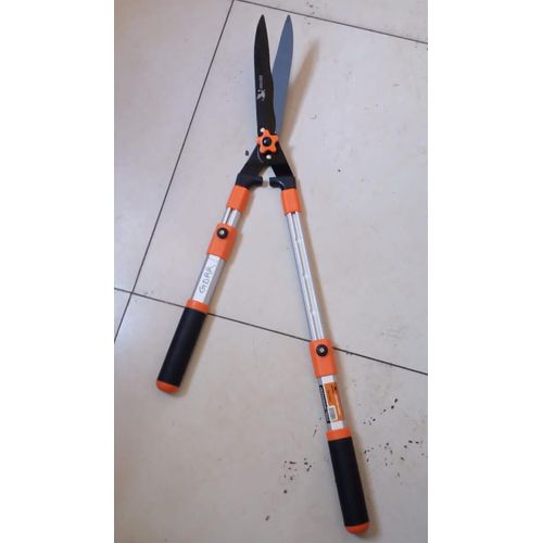 Adjustable fence shears
