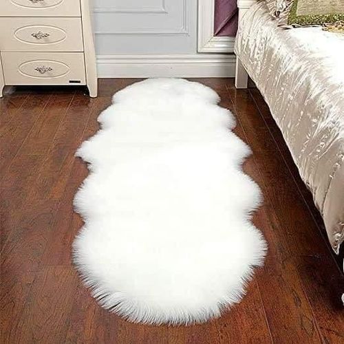 Fluffy bedside mat