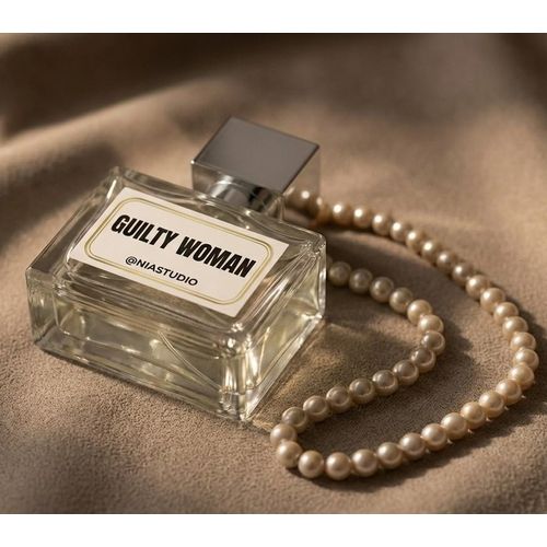 Nia Studio Velvet Bloom Perfume Oil Warm Floral Elegant Fragrance Long Lasting 30ml