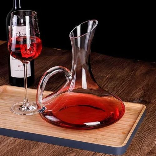 1.8L Premium Glass Wine Carafe with Handle – Elegant Wine Decanter for Red & White Wine, Sangria, Juice & Beverage Serving