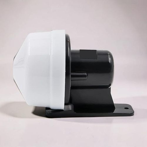 Reliable Outdoor Lighting Sensor with Automatic Daylight Detection for Home and Business Automatic On/Off 10 Amperes Dusk To Dawn Photocell Light Sensor Switch