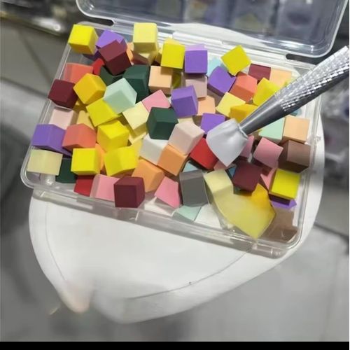 Colored ombre sponges