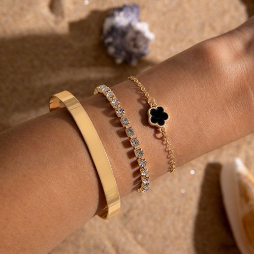 Women's 3-Piece Gold Bracelet Set (Cuff + Crystal Strand + Clover Charm) – Elegant Stackable Gift for Daily & Special Occasions