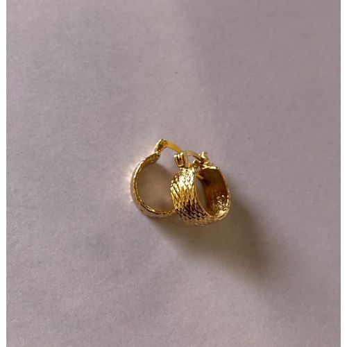 Small gold hoop earrings