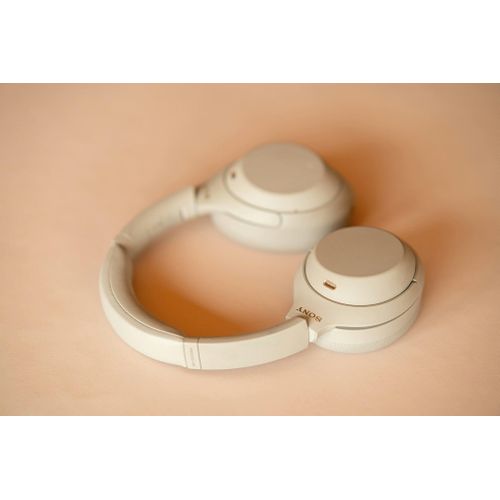 Wireless noise cancellation headphones