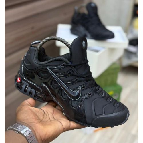 Tn drift tripple black sneakers