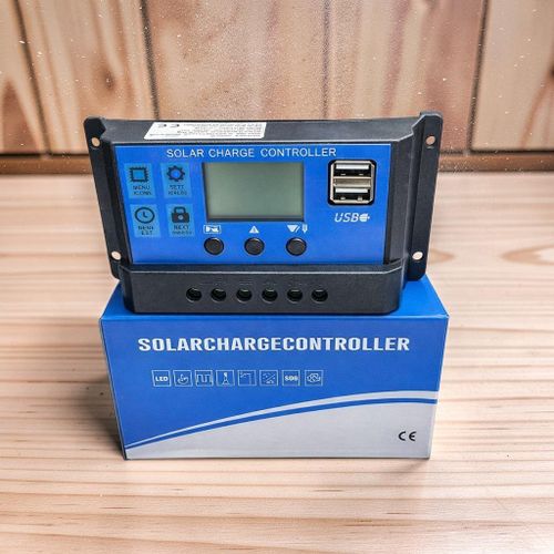 Stable Performance 12V/24V 10A Digital Solar Charge Controller with Dual USB Output