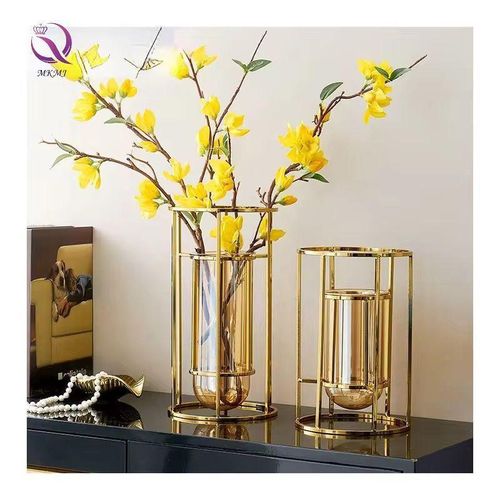 Circular line gold glass vase