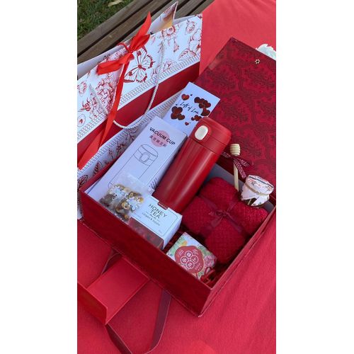 Vibrant Wellness & Gourmet Tea Gift Set – Red Passion Edition 2026