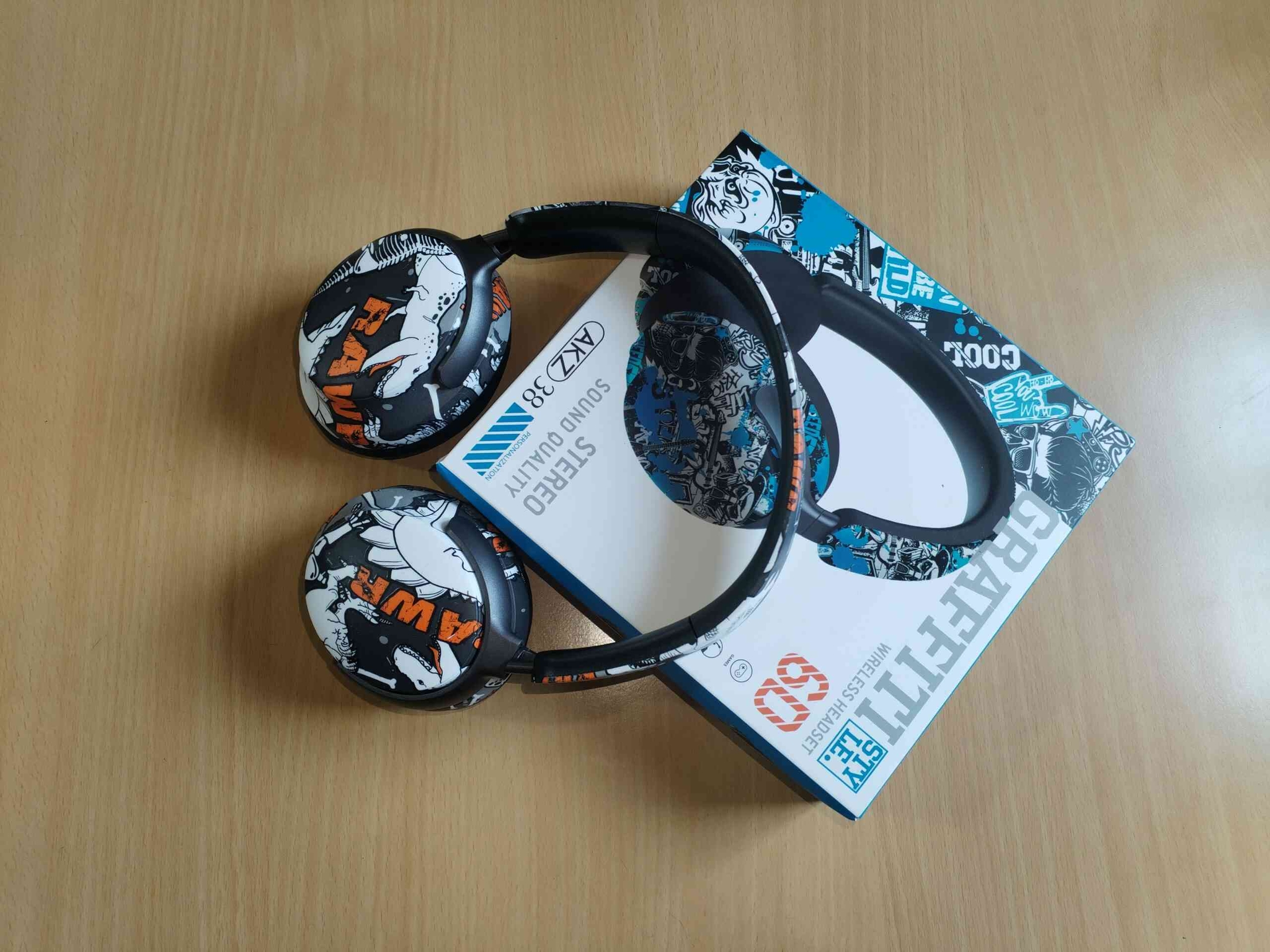 AKZ 38 Graffiti style wireless Bluetooth Headphone – Techno-Touch Bd