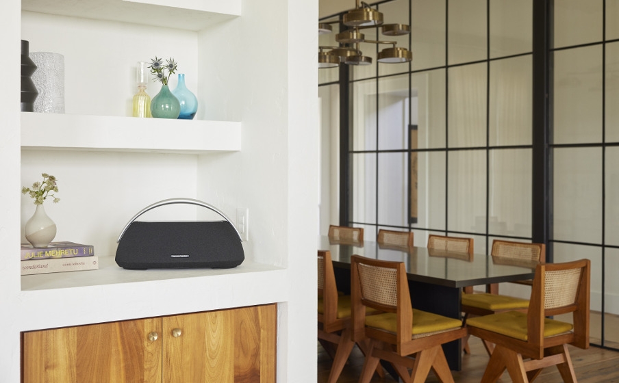 Harman Kardon Go + Play 3 Signature design elegantly crafted with premium materials - Image