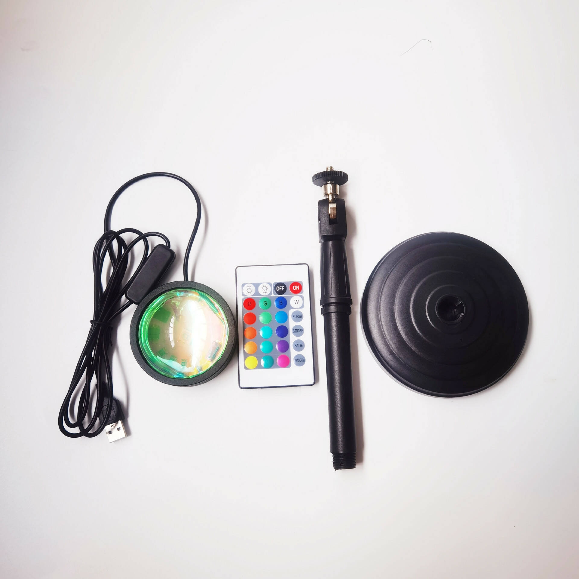 Remote Control Sunset Lamp Projector RGB Sunset Lamp 16 Colors USB LED Sunset Light for Live-Stream/Photography