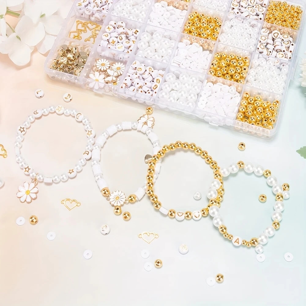 1000 件 diy 珠宝制作套装，简约风格雏菊吊坠，白色聚合物粘土珠，金色间隔珠，白色光面塑料珍珠和字母珠，用于制作手镯珠宝配饰 - 串珠套装 详情 0