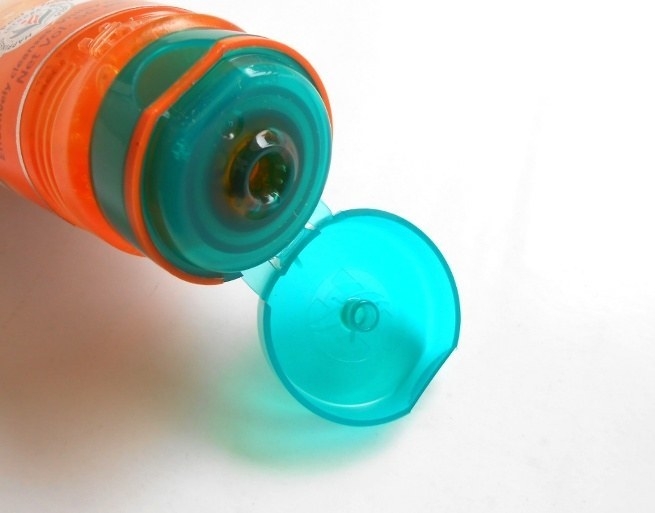 Himalaya Tan Removal Orange Face Wash cap