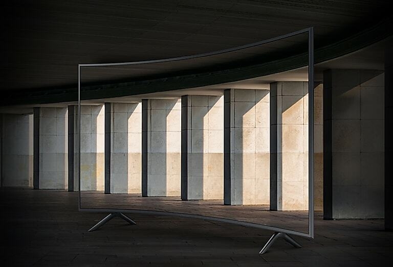 Immersice curves to enhance viewing experience