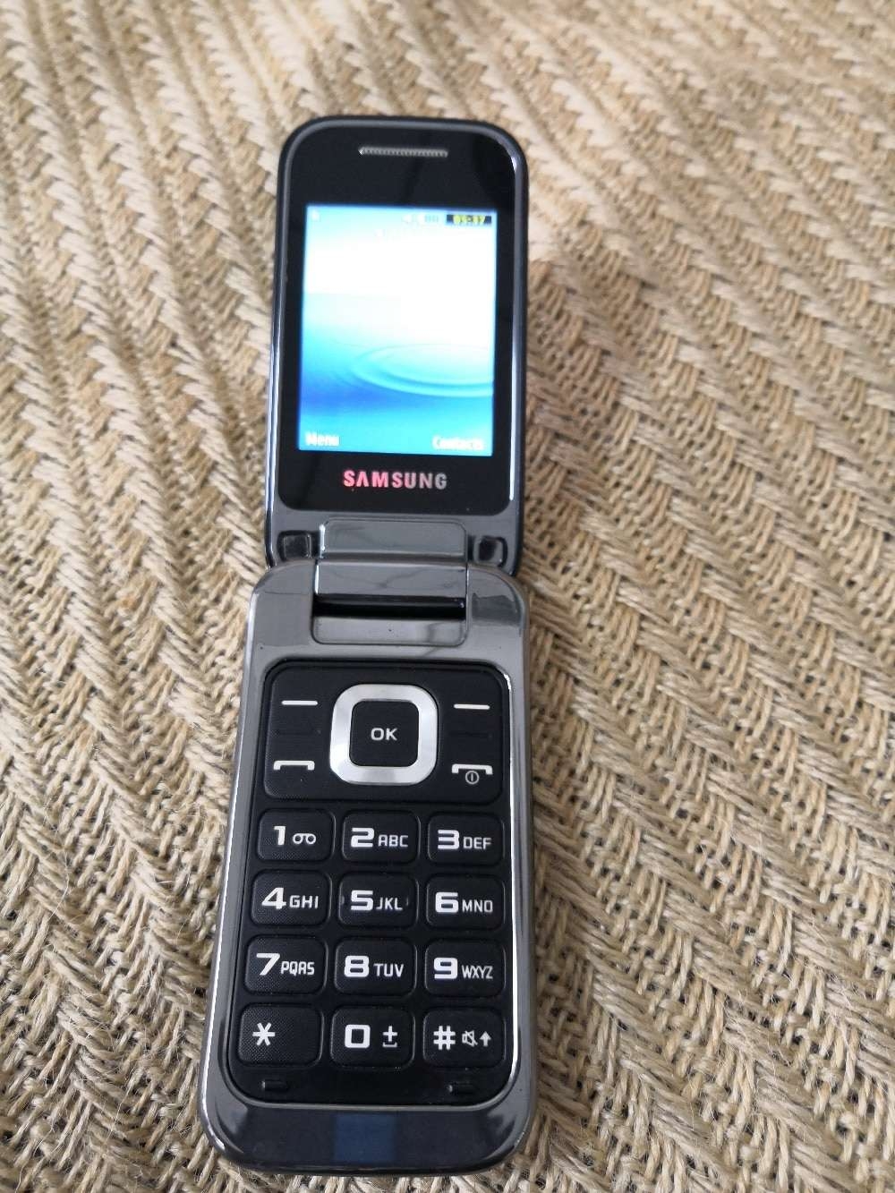  Samsung  C3595  3G WCDMA Flip Big Button Mobile Phone 