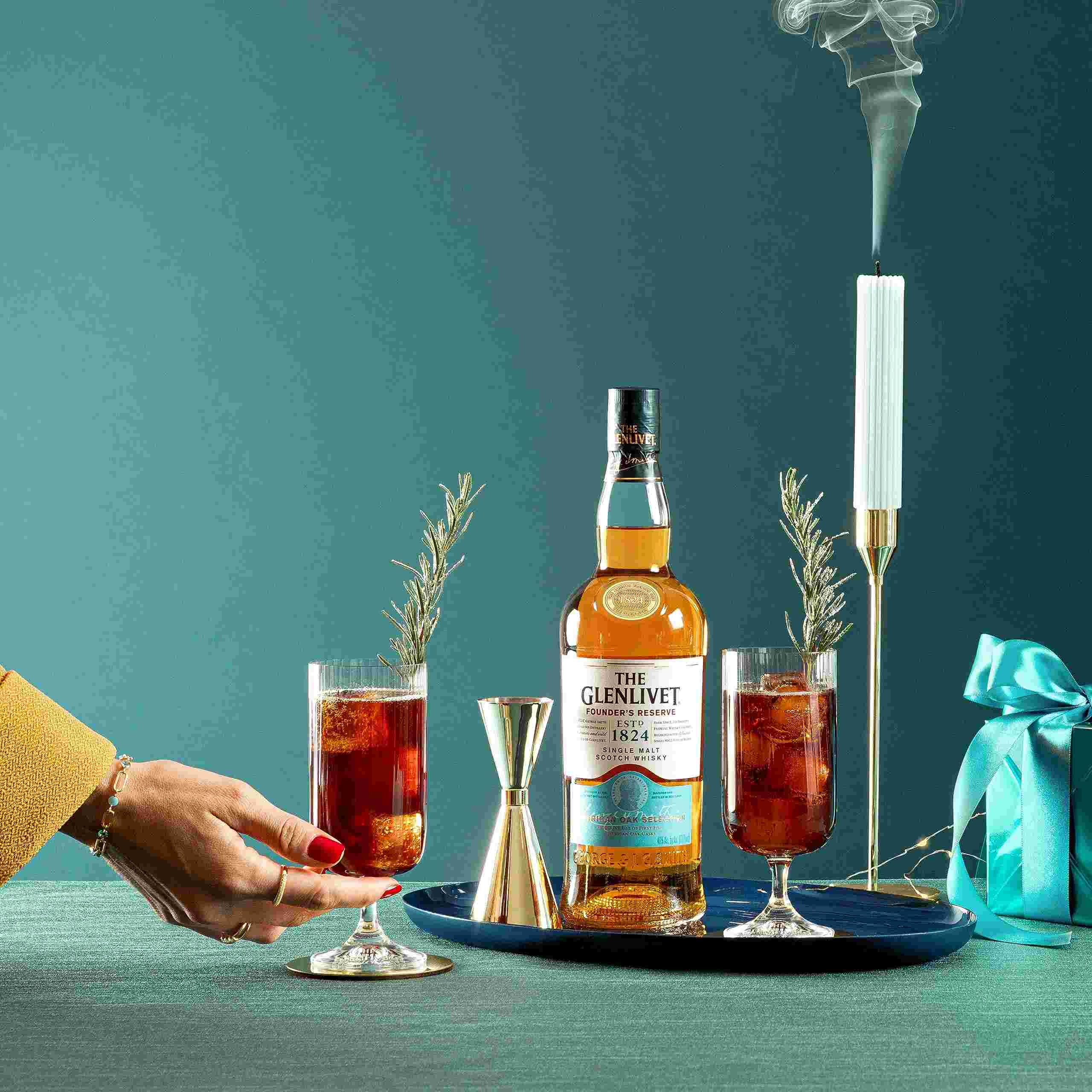 The Glenlivet Founder's Reserve Single Malt Scotch Whiskey 700 ml: Amazon.com.au: Pantry Food & Drinks