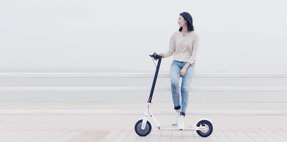 Xiaomi M365 Folding Electric Scooter Ultralight Skateboard with E - ABS Kinetic Energy Recovery System Cruise Control Function Intelligent BMS