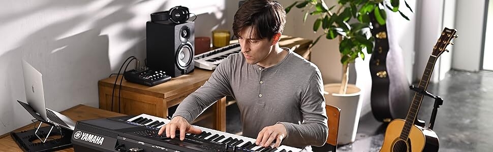 Yamaha PSR-SX720 61-Key Arranger Keyboard