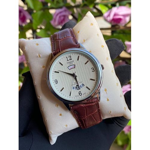 Modern Luxury Gents Watch – Leather Strap, Water Resistant, with Elegant Everyday Wear Appeal