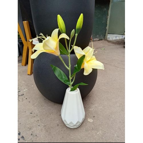 Artificial Lily Flower with Vase Decorative Faux Flower Arrangement