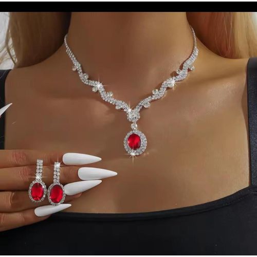 Stylish Crystal Jewellery Set with Sparkling Necklace and Matching Earrings A Must Have Elegant Accessory for Women Who Love Fashion and Timeless Charm