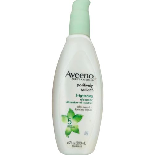 Brightening Cleanser With Moisture-Rich Soy Extract Helps Even Skin Tone Texture bc