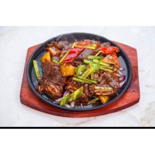 Round Sizzler, Sizzling Hot Plate With Bamboo Stand