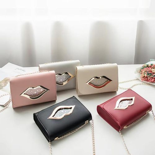 Ladies Messenger Bag with Lip-Shaped Window & Gold Chain Strap – Trendy Crossbody Handbag
