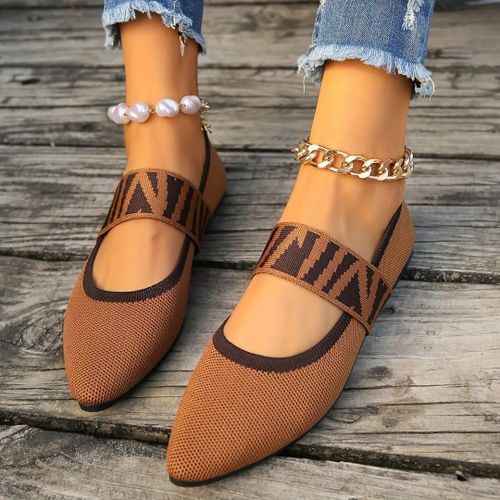 Stylish womens flat shoe with a modern and elegant look