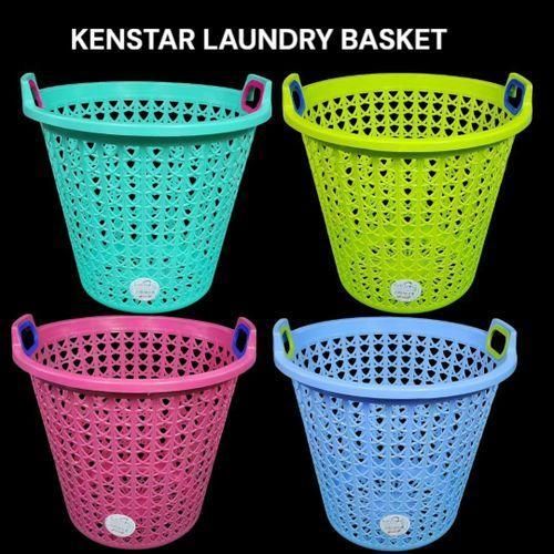 Plastic laundry basket with handle