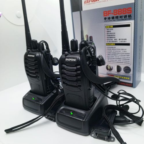 BF-888S UHF Walkie-Talkie Two-Way Radio 16 Channels LED Flashlight VOX Hands-Free Long Battery Life for Event Security and Outdoor Activities
