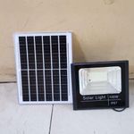 100 Watts Automatic Solar Flood Light IP67 Waterproof with Large Inbuilt Battery