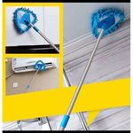 Triangular wall cleaning mop