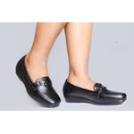 Ladies low heeled shoes 