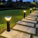Outdoor solar garden light 