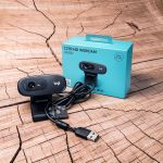 Logitech  C270 Super Quality Video Conferencing Built-in Mic Laptop Desktop Webcam Web Camera