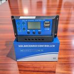 Overcharge Protection 12V/24V 10A Digital Solar Charge Controller with Dual USB Output 