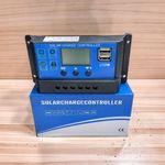 Overcharge Protection 12V/24V 10A Digital Solar Charge Controller with Long Lasting Quality